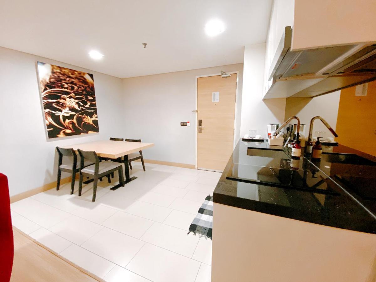 Straits Suite By C Homestay Malacca Exterior photo
