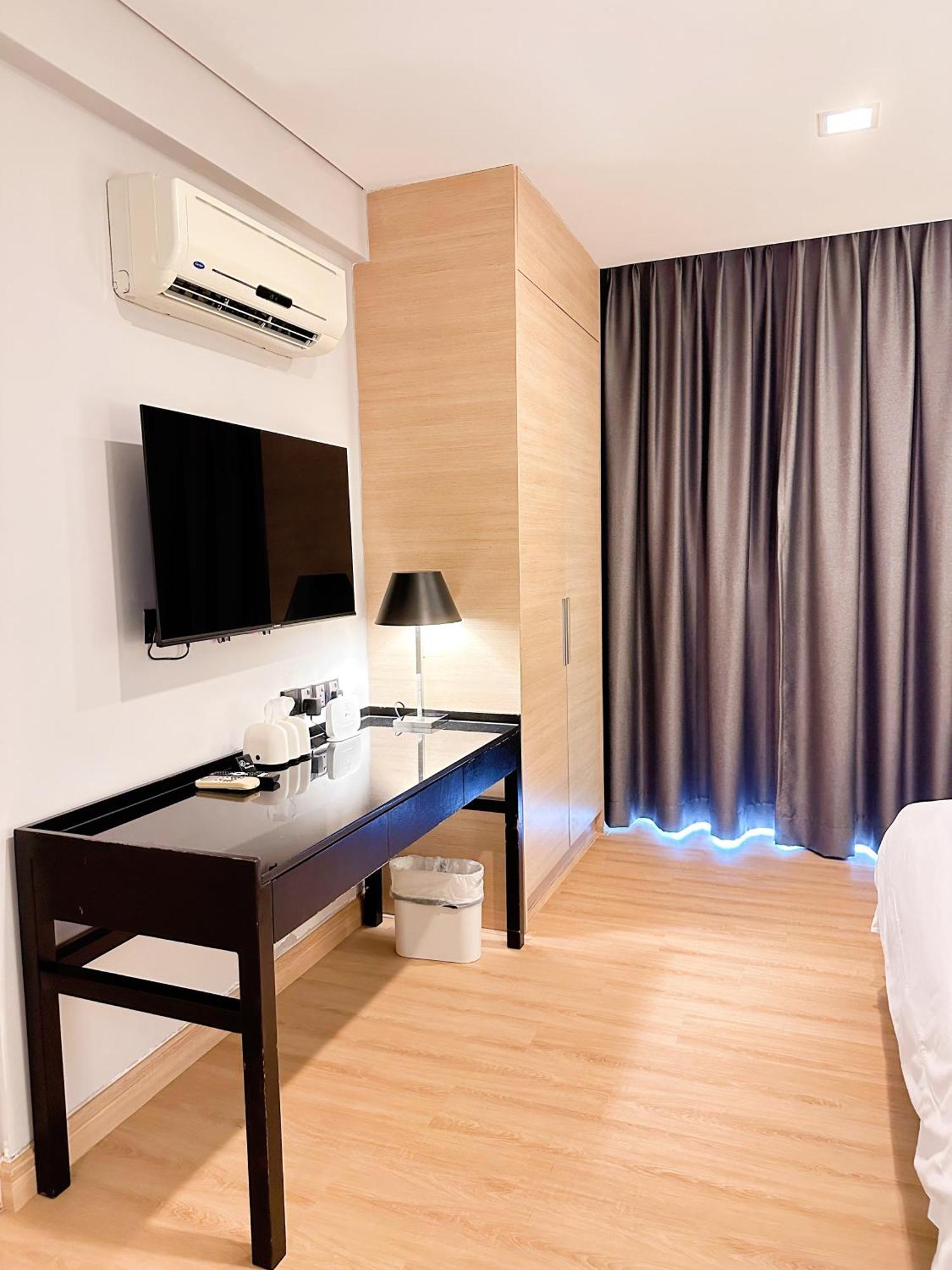 Straits Suite By C Homestay Malacca Exterior photo